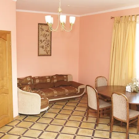Zatyshok Hotel *