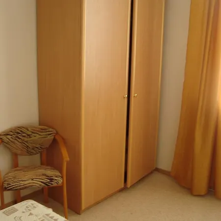 Zatyshok Hotel *